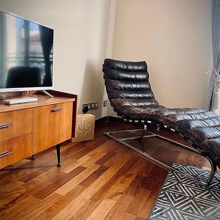 Eugenie Hyper Center 3 2 Bedrooms Daire *