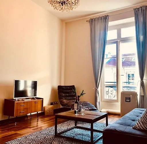 Eugenie Hyper Center 3 2 Bedrooms Nice