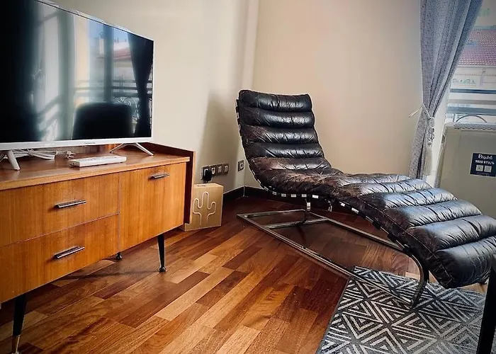 Eugenie Hyper Center 3 2 Bedrooms דירה *