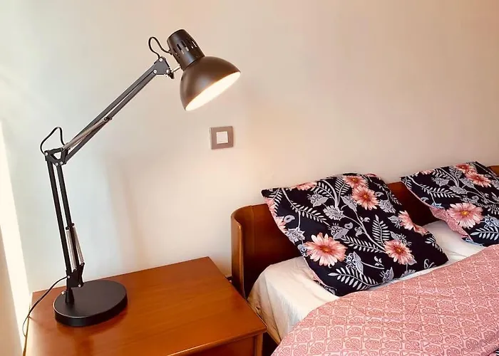 Eugenie Hyper Center 3 2 Bedrooms * Nice