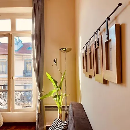 Eugenie Hyper Center 3 2 Bedrooms